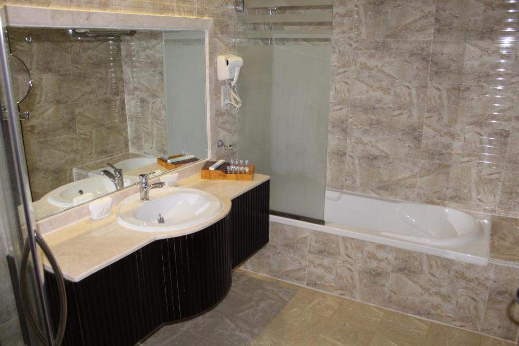 Al Salam Hotel Al Buraimi Bagian luar foto