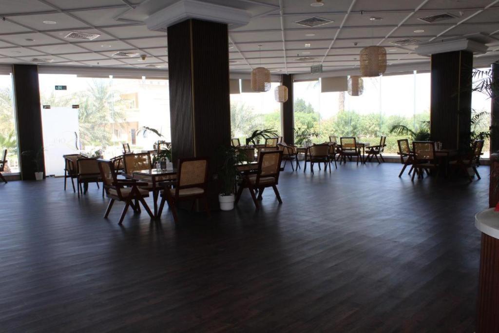 Al Salam Hotel Al Buraimi Bagian luar foto